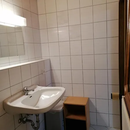 1-zimmer Mit Einbaukueche Und Bad Lägenhet Böbrach