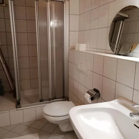Lägenhet 1-zimmer Mit Einbaukueche Und Bad *